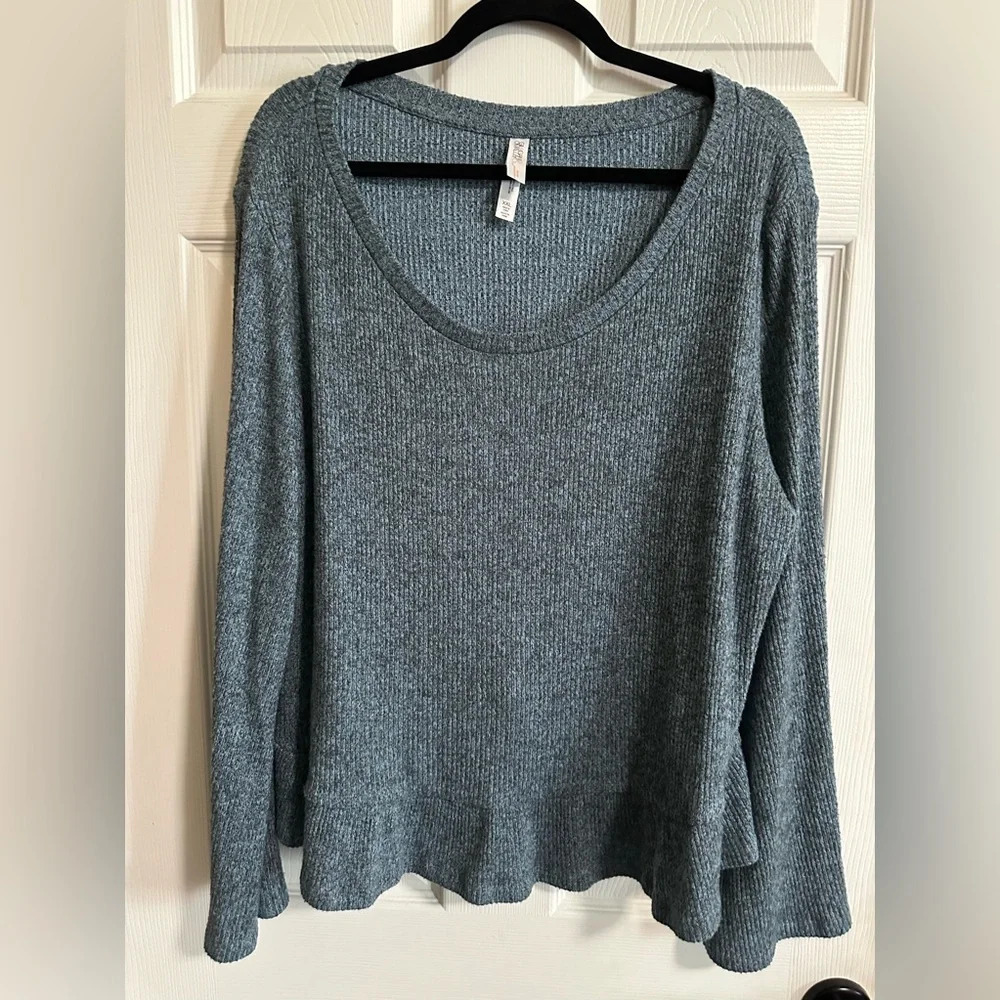 Gilligan & O'Malley Heather Blue Ribbed Bell Sleeve Peplum Blouse Size XXL